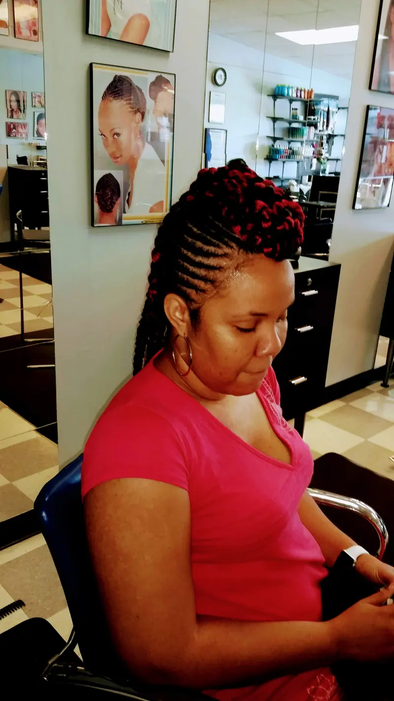 Cornrows hairstyle by Isa's African Hair Braiding in Savannah, GA (photo 89)