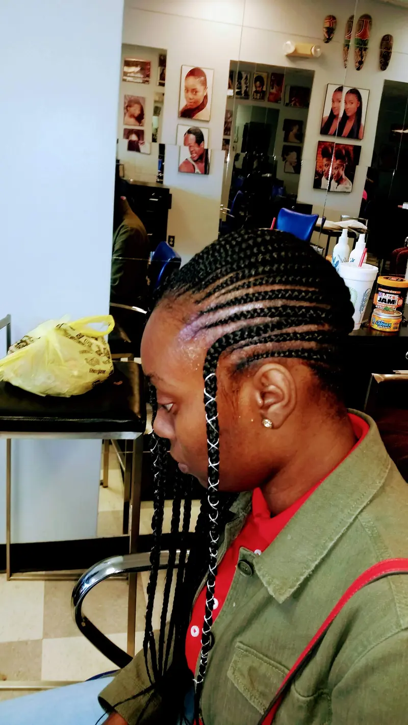 Cornrows hairstyle by Isa's African Hair Braiding in Savannah, GA (photo 83)
