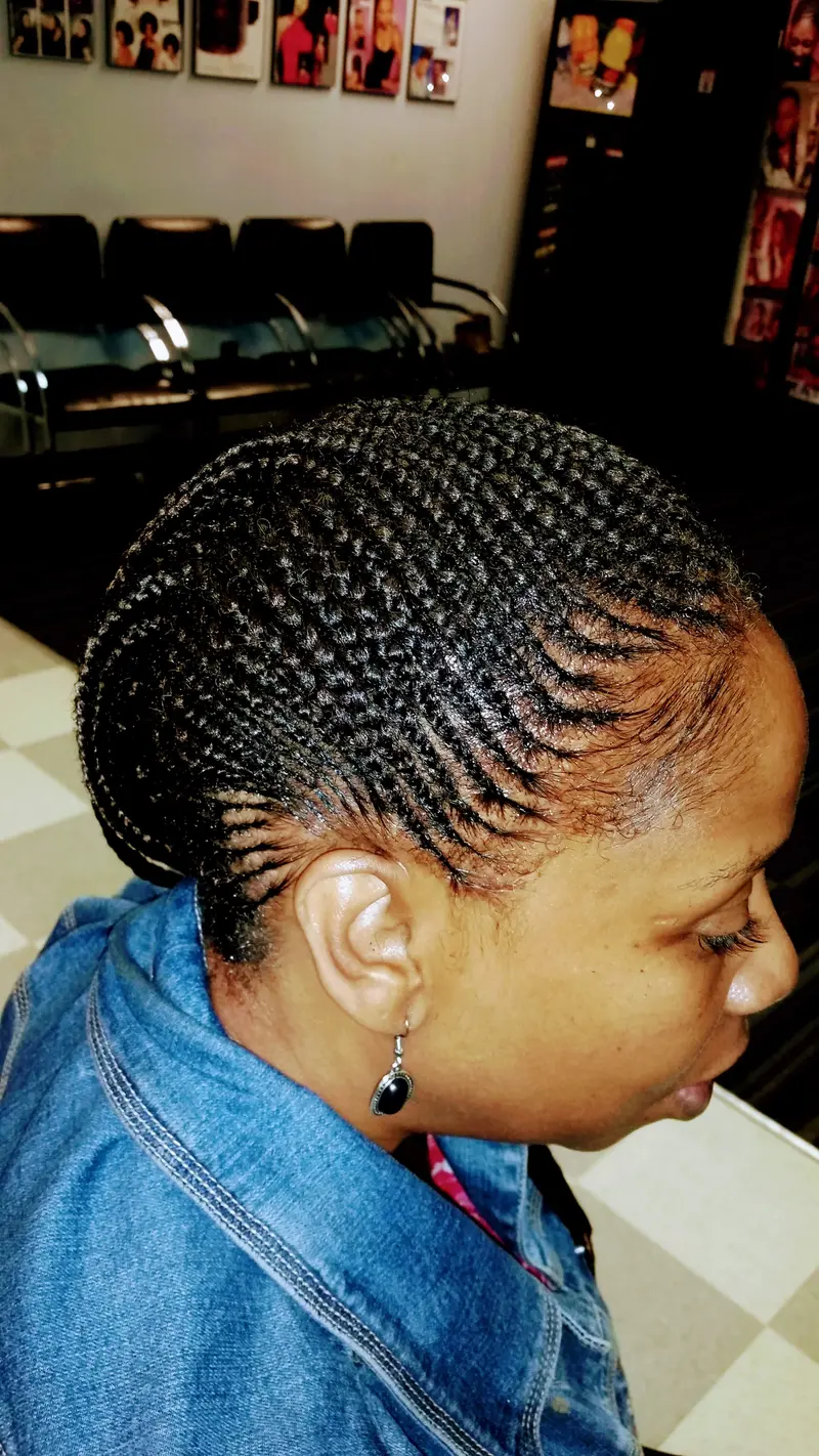 Cornrows hairstyle by Isa's African Hair Braiding in Savannah, GA (photo 82)